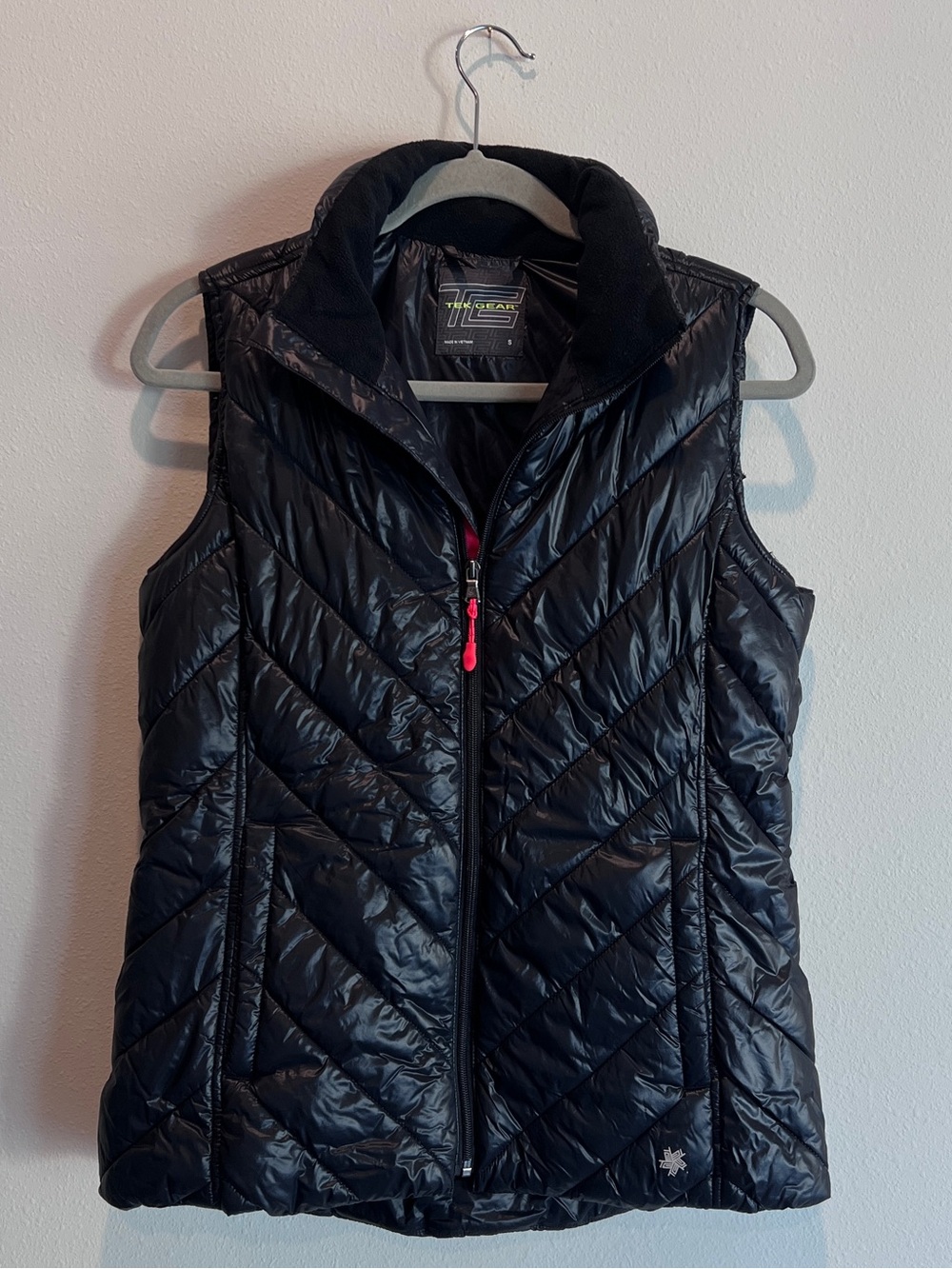Tek Gear Women's Black Puffer Vest Small Full Zip Pockets Lightweight Sporty